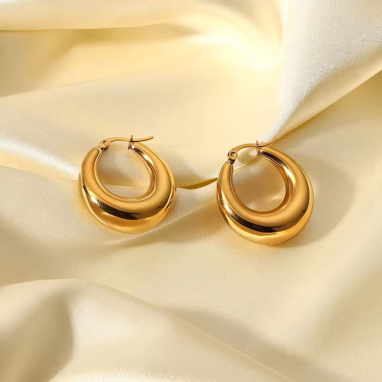 Tiara Hoops